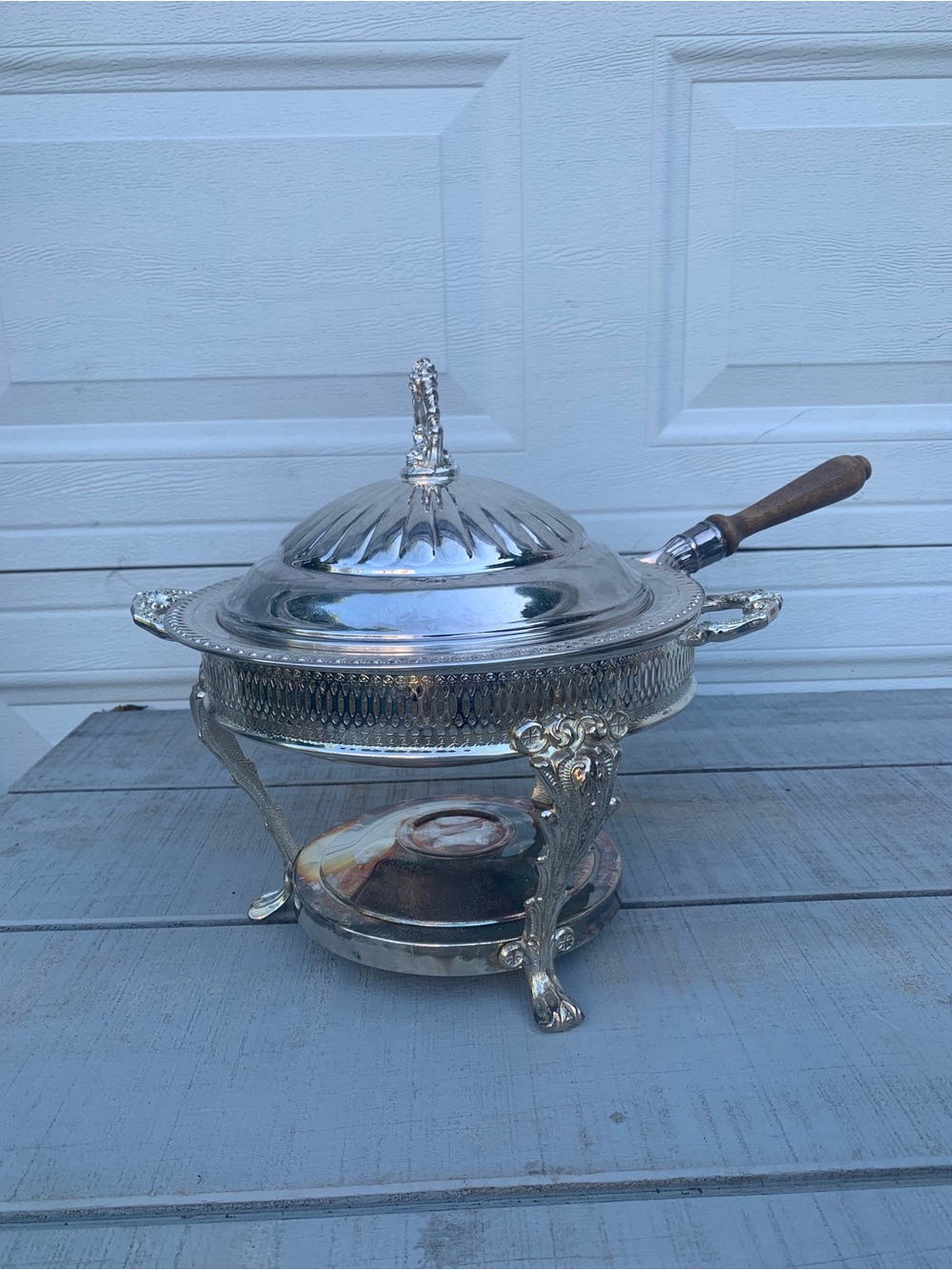 Silver Plated Round Chafing Dish Buffet Food Warmer Ornate Stand Lid Wood Handle